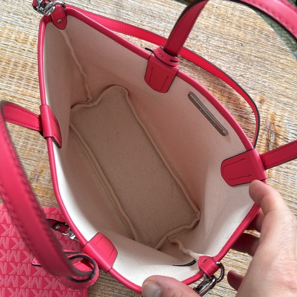 Michael Kors Bag Eliza XS East-West Tote & Wallet Set - Picture 11 of 17